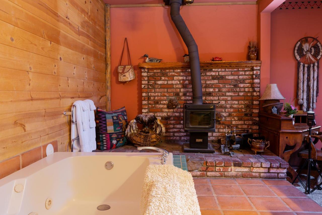 Queen Room with Spa Bath
